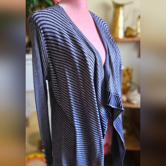 Tommy Hilfiger cardigan. Navy rib. Size  small. - Picture 2 of 9